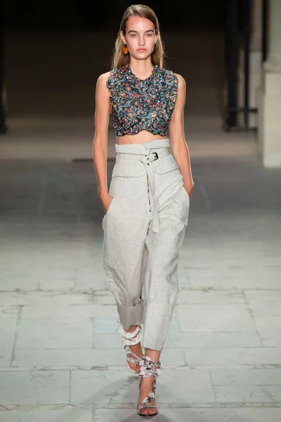 Look 3